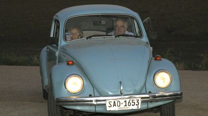 Manuela Carmena y José Mujica, en Montevideo (Uruguay). 