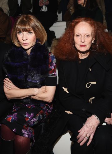 Grace Coddington junto a Anna Wintour en un desfile en 2015. Grace Coddington junto a Anna Wintour en un desfile en 2015.