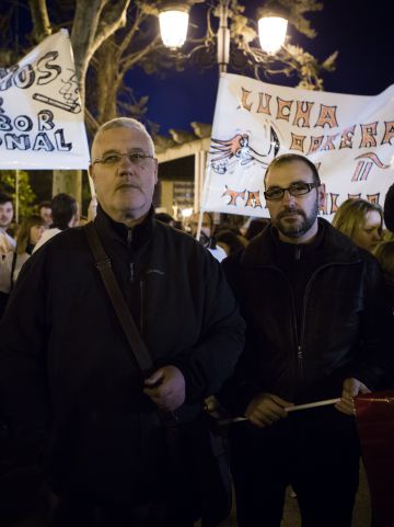 Óscar Pita (l) and David Eive pictured in Logroño last week at a protest against the closure of the Altadis factory.