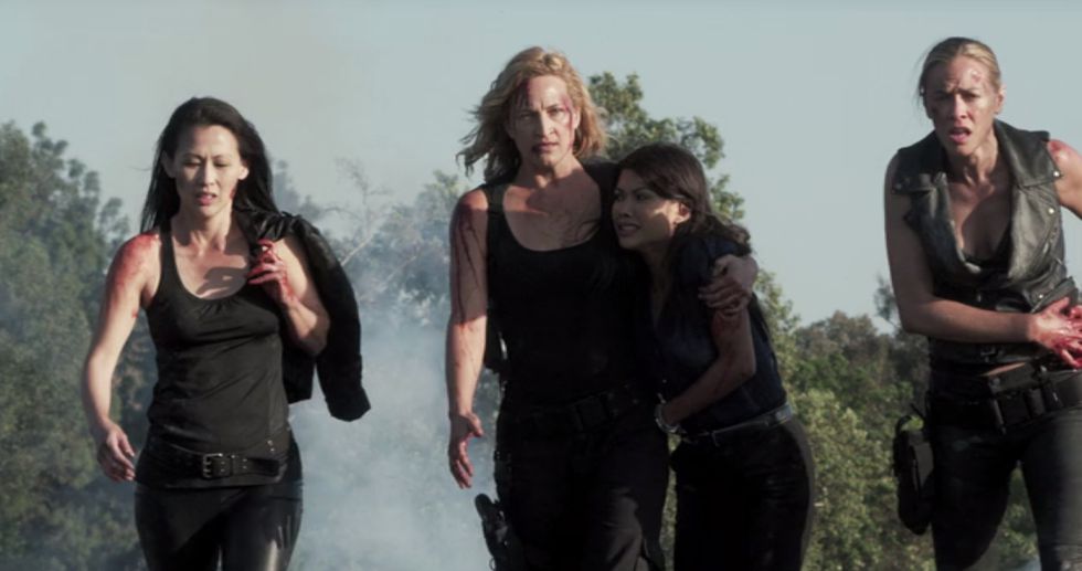 Bell junto a sus compañeras de reparto en 'Mercenaries' Bell junto a sus compañeras de reparto en 'Mercenaries'