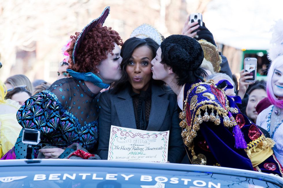 Kerry Washington en el desfile por la Universidad de Harvard.