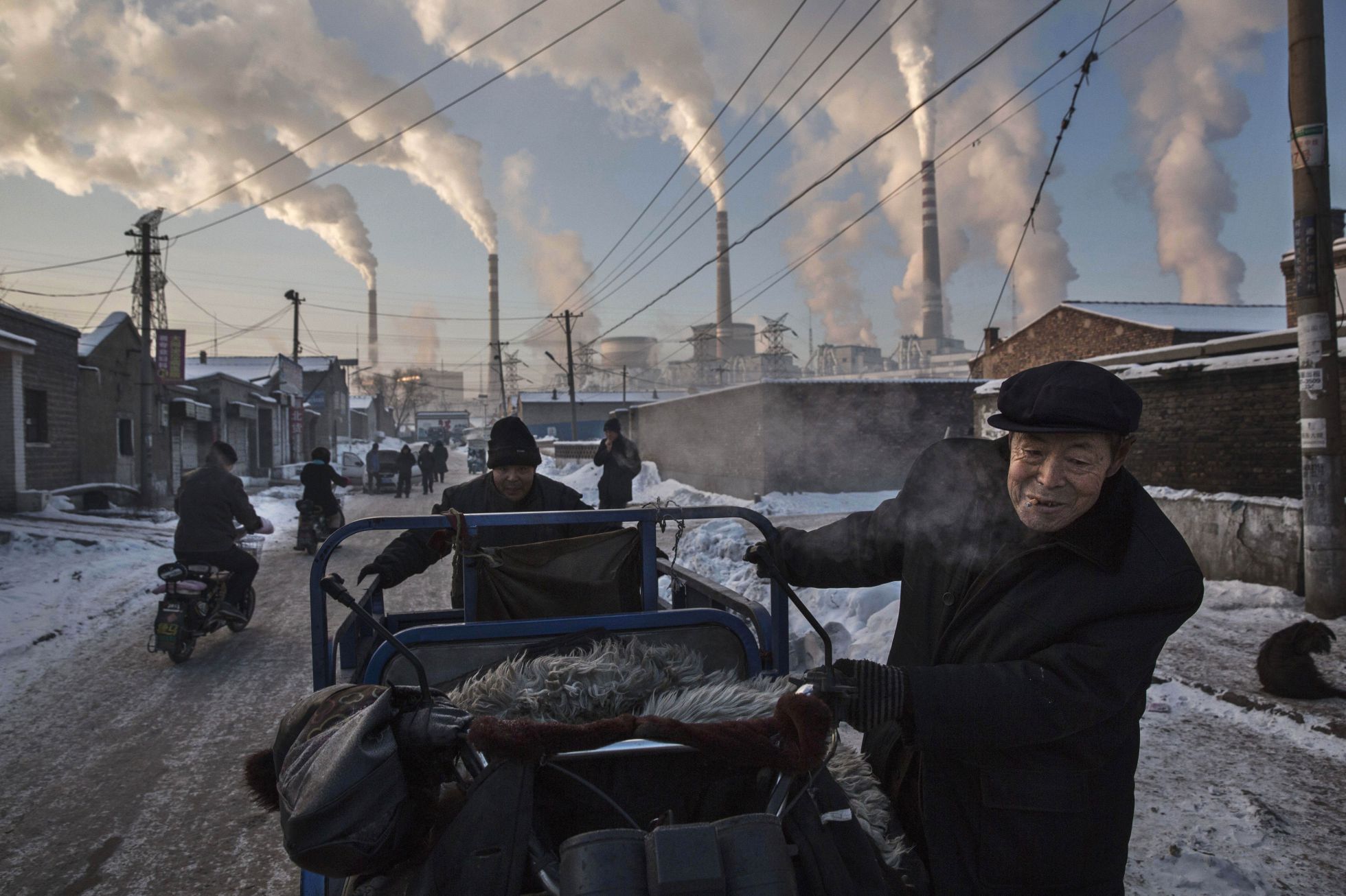 Humo cerca de una central alimentada con carbón en Shanxi, China, en noviembre de 2015. Humo cerca de una central alimentada con carbón en Shanxi, China, en noviembre de 2015.