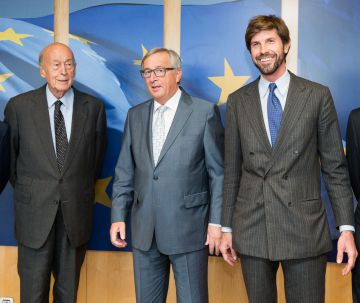 De izquierda a derecha, Valéry Giscard d’Estaing, Jean-Claude Juncker y Michelangelo Baracchi Bonvicini.