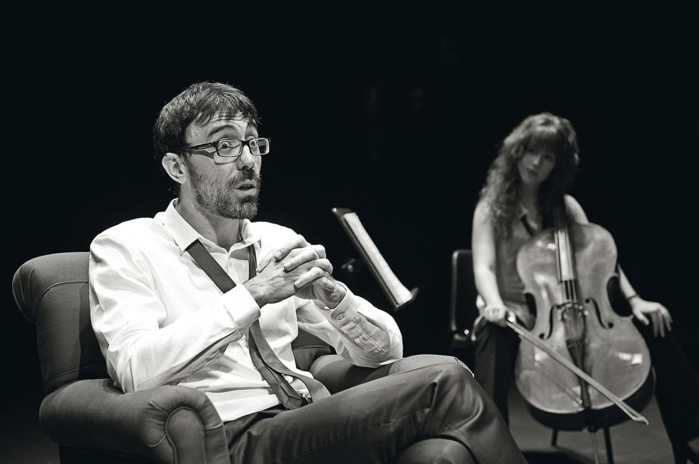 Israel Elejalde, durante la representación del monólogo 'La fiebre', de Wallace Shawn.