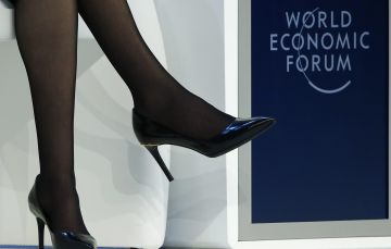 Los zapatos de Sandberg, en la última cumbre de Davos. Los zapatos de Sandberg, en la última cumbre de Davos.