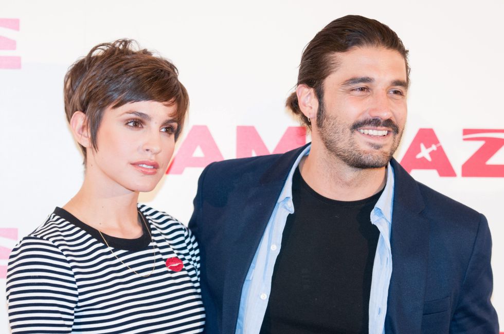 Álex García y su pareja, Verónica Echegui, en la presentación de 'Kamikaze', en 2014.