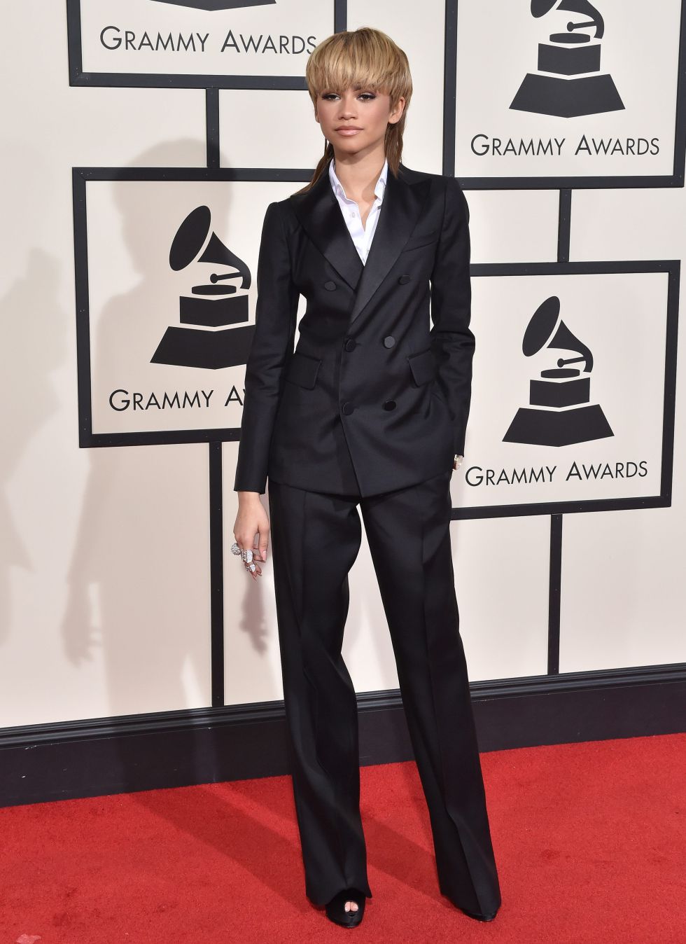 Zandaya, ex chica Disney, con un impecable traje sastre en la última gala de los premios Grammy. Zandaya, ex chica Disney, con un impecable traje sastre en la última gala de los premios Grammy.