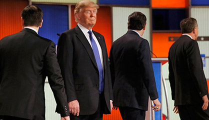 Trump rodeado de Marco Rubio (i), Ted Cruz (2d) y John Kasich (d).