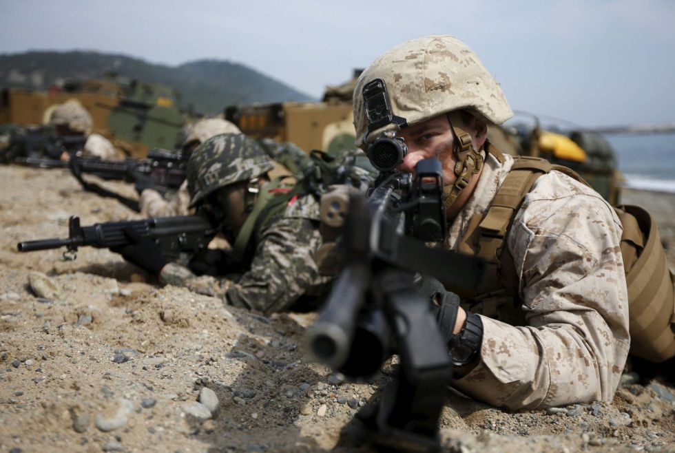 Maniobras conjuntas de fuerzas de EEEU y Corea del Sur en 2014. Maniobras conjuntas de fuerzas de EEEU y Corea del Sur en 2014.