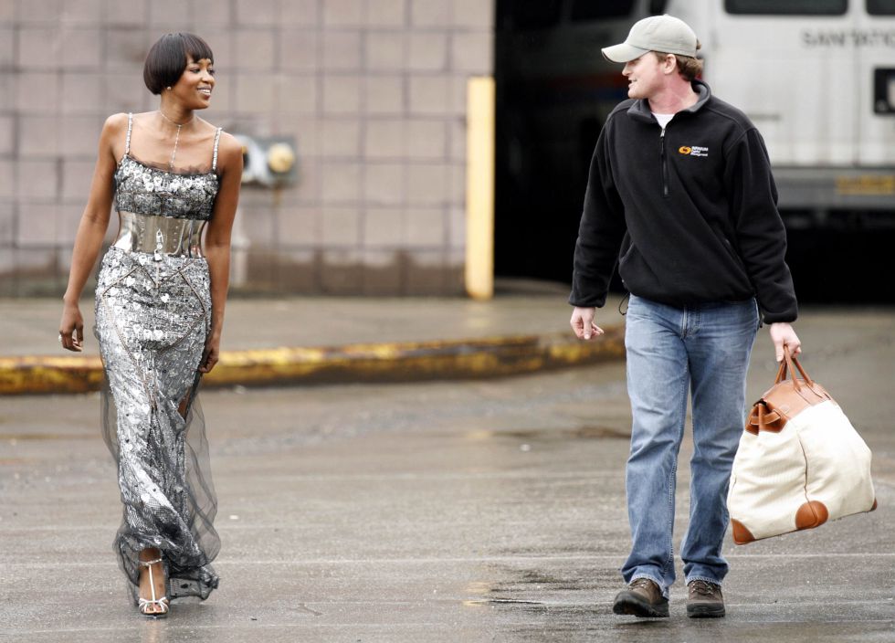 Naomi Campbell, vestida de Dolce & Gabbana al finalizar su último día de trabajos comunitarios en 2007. Naomi Campbell, vestida de Dolce & Gabbana al finalizar su último día de trabajos comunitarios en 2007.