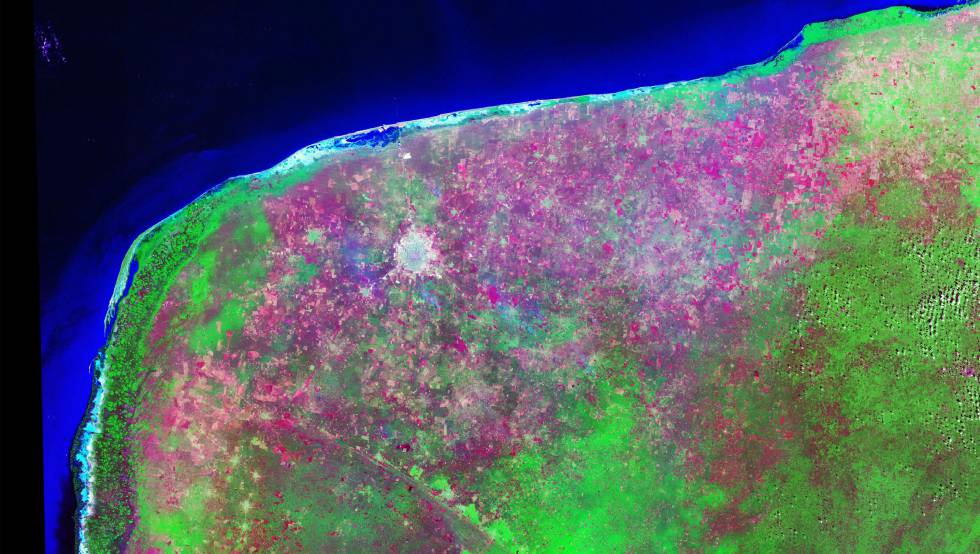 zona de la península del Yucatán donde impactó el meteorito que pudo acabar con los dinosaurios desde el satélite Landsat.