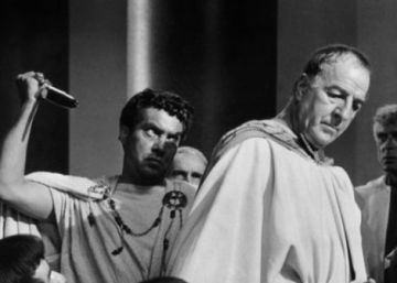 Conspira, que algo queda