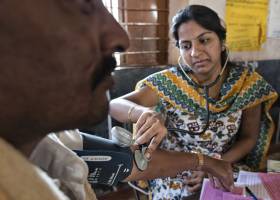 Escuela gratuita bajo el metro