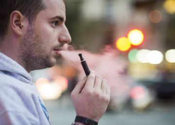 La cigarreta electrònica ajuda a deixar de fumar?