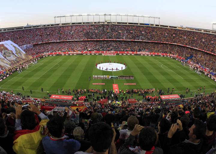 Vídeo | Así reaccionaron las aficiones al himno Vídeo | Así reaccionaron las aficiones al himno