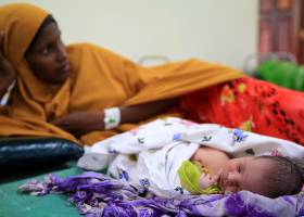 8566: el número que salva madres y bebés en Camerún