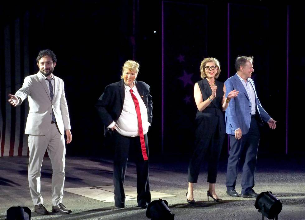 De izquierda a derecha: Jeremy McCarter, Meryl Streep, Christine Baranski y Jim Shapiro.