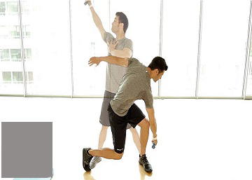 Vídeo| El reto de los 4 minutos: ¡uf, qué resacón! Qué ejercicios hago