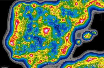 Mapa del brillo nocturno artificial de España. En blanco las zonas de mayor contaminación lumínica.