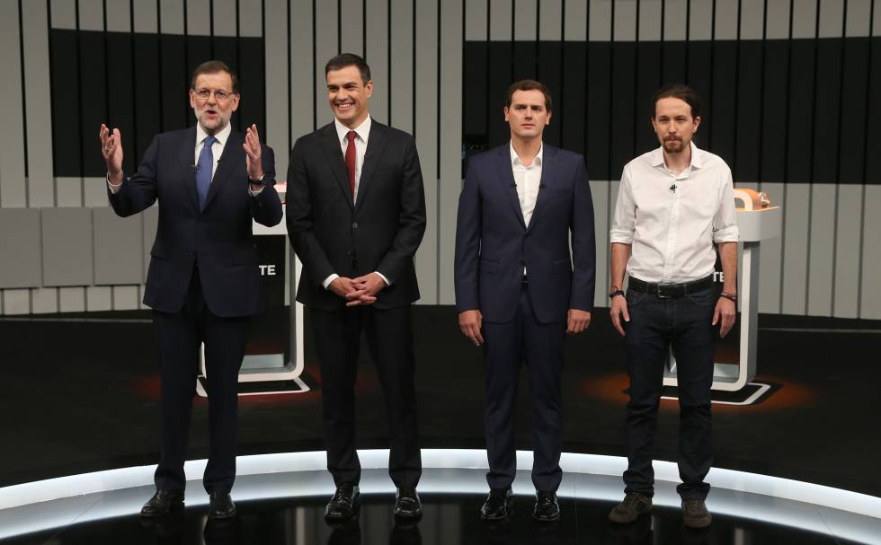 De izquierda a derecha, Mariano Rajoy, Pedro Sánchez, Albert Rivera y Pablo Iglesias, momentos antes de iniciar el único debate electoral entre los cuatro antes del 26-J.