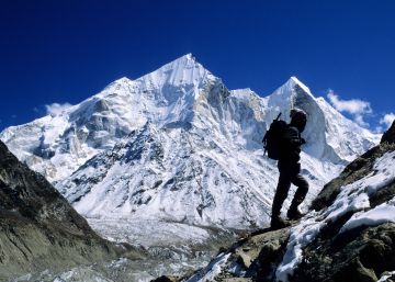Un alpinista en el Himalaya Un alpinista en el Himalaya