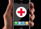Un móvil con la cruz roja de los servicios sanitarios.