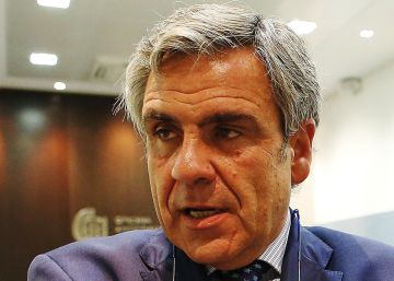 GRA307.BARCELONA, 22062016.- El director de la Oficina Antifraude de Cataluña (OAC), Daniel de Alfonso, durante la entrevista que ha mantenido con Efe en la que ha anunciado, que irá a dar explicaciones al Parlament, aunque ha advertido que no existe base legal para que la cámara le destituya por negligencia y ha avanzado que, si finalmente le cesaran, lo recurriría ante la Justicia. EFEAlejandro García GRA307.BARCELONA, 22062016.- El director de la Oficina Antifraude de Cataluña (OAC), Daniel de Alfonso, durante la entrevista que ha mantenido con Efe en la que ha anunciado, que irá a dar explicaciones al Parlament, aunque ha advertido que no existe base legal para que la cámara le destituya por negligencia y ha avanzado que, si finalmente le cesaran, lo recurriría ante la Justicia. EFEAlejandro García