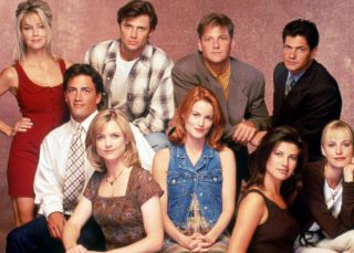 ¿Qué fue de los actores de la serie más pirada de los 90?
