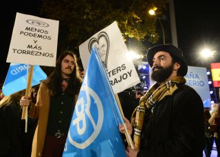 La guerrilla 'hipster' que toma el pelo a los simpatizantes del PP