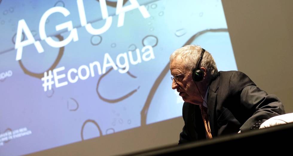 El economista George Akerlof durante el II Foro del Agua en Madrid.