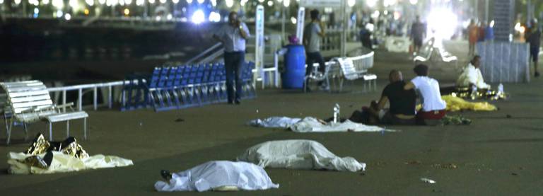 Imagen del paseo marítimo de Niza tras el atentado. Imagen del paseo marítimo de Niza tras el atentado.