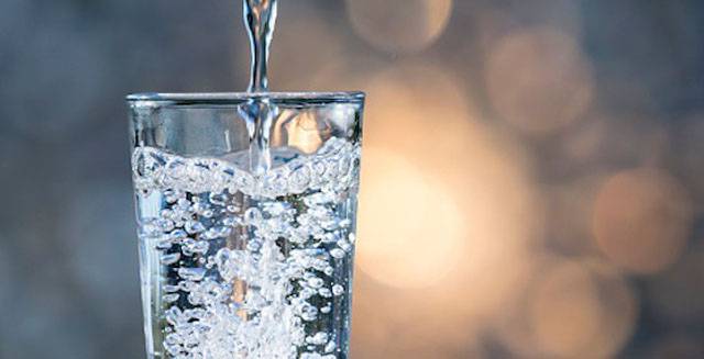 Por qué no hay que beber dos litros de agua al día