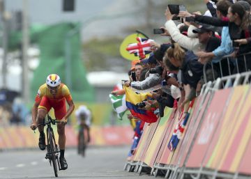 Castroviejo, a cuatro segundos del bronce y otras imágenes del día