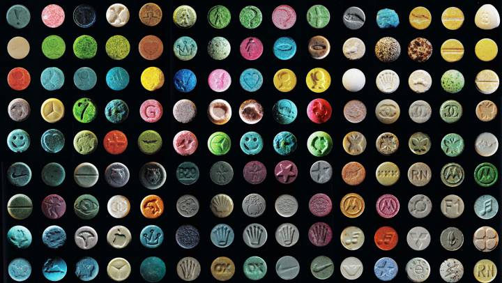 Pastillas de MDMA con diferentes logos. Pastillas de MDMA con diferentes logos.