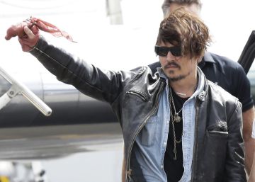 Johnny Depp acusó de infiel a Amber Heard escribiéndolo con sangre Johnny Depp acusó de infiel a Amber Heard escribiéndolo con sangre