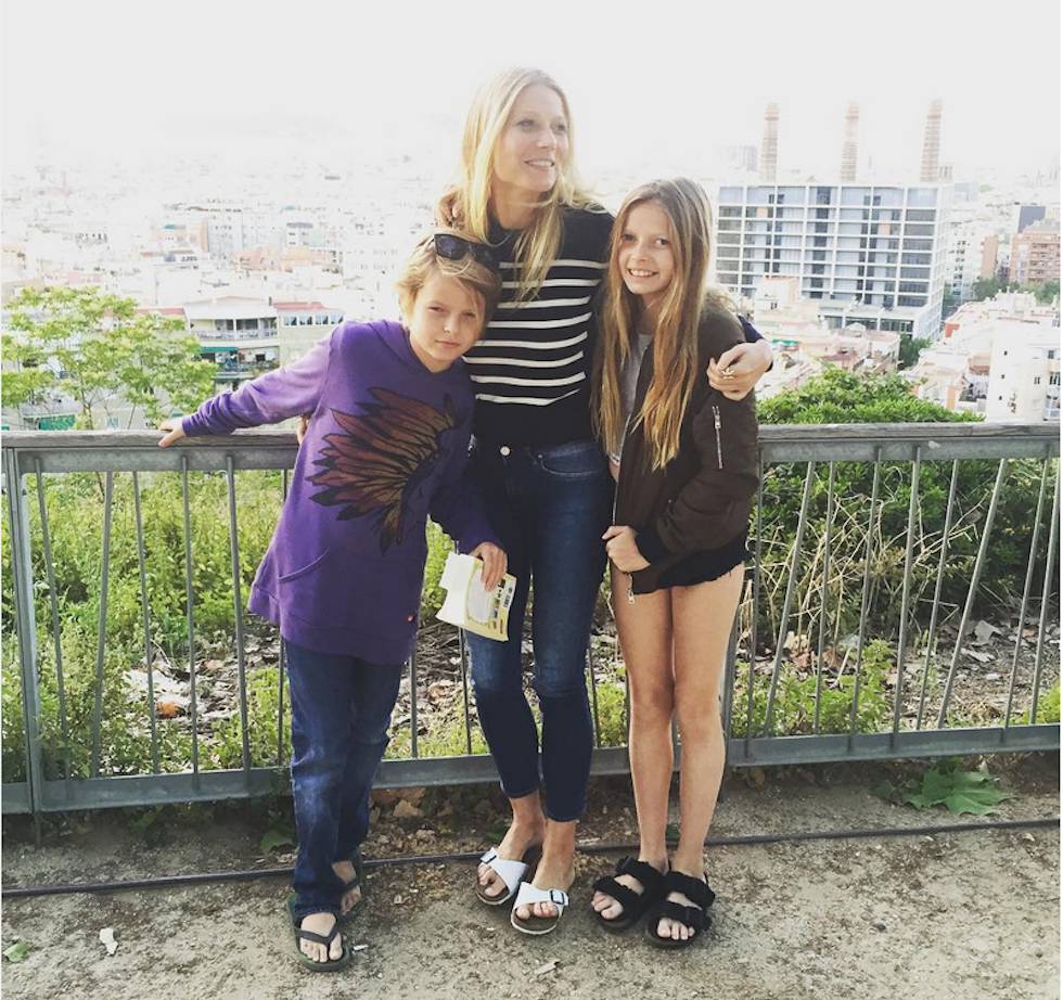 Gwyneth con sus hijos, Moses y Apple, de vacaciones en Barcelona.