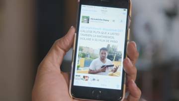 Amenaza de violación a través de Twitter en el móvil de Carla Antonelli. Amenaza de violación a través de Twitter en el móvil de Carla Antonelli.