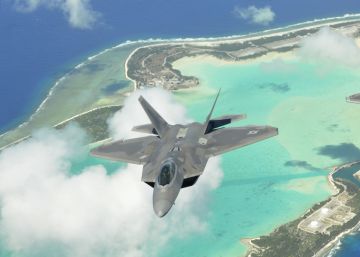 Dos cazas F-22 Raptor sobrevuelan las tres islas en U del atolón Wake.