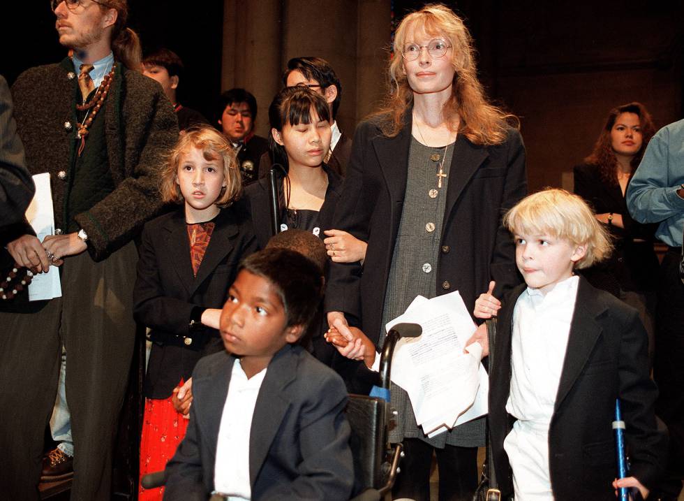 Resultado de imagen para Muere uno de los hijos de Mia Farrow en un accidente de tráfico