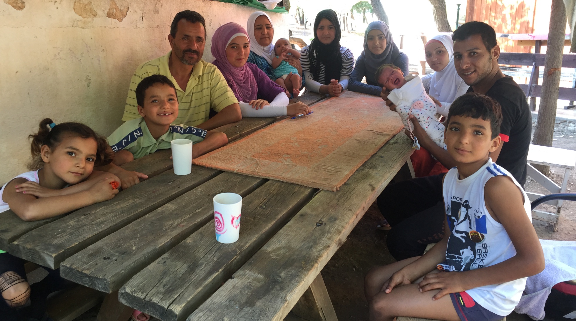 Hassan Aihusean con su familia al completo Hassan Aihusean con su familia al completo