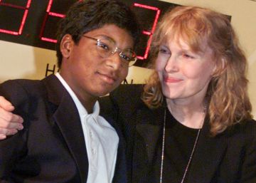 Mia Farrow: “Estamos devastados por la pérdida de Thaddeus” Mia Farrow: “Estamos devastados por la pérdida de Thaddeus”