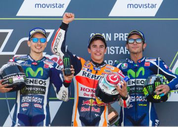 Marc Márquez, Jorge Lorenzo y Valentino Rossi en el podio. Marc Márquez, Jorge Lorenzo y Valentino Rossi en el podio.