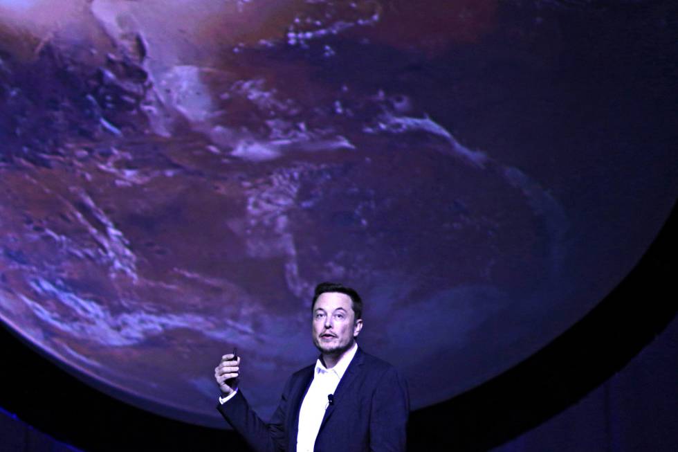 Elon Musk durante su conferencia                                                                                                                