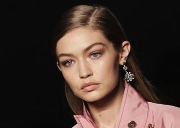 Gigi Hadid, en un desfile en Milán. Gigi Hadid, en un desfile en Milán.
