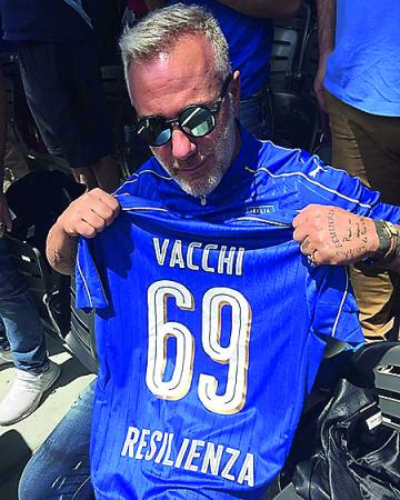 Así es Gianluca Vacchi, el millonario que revienta Instagram con su vídeo de 'La bicicleta' Así es Gianluca Vacchi, el millonario que revienta Instagram con su vídeo de 'La bicicleta'