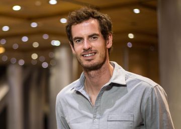 Andy Murray, a su llegada a Pekín para jugar el Abierto de China. Andy Murray, a su llegada a Pekín para jugar el Abierto de China.