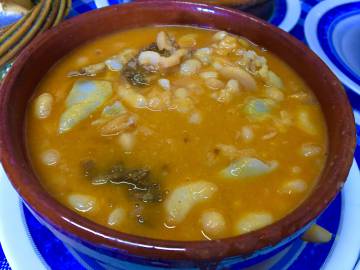 ALUBIAS CON MANITA DE CERDO JOSE CARLOS CAPEL