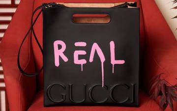 Una de las piezas reinterpretadas por GucciGhost. Una de las piezas reinterpretadas por GucciGhost.