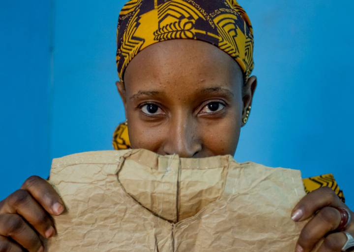 Kadidiatou: “Los rebeldes entraron en mi pueblo y me secuestraron” Kadidiatou: “Los rebeldes entraron en mi pueblo y me secuestraron”