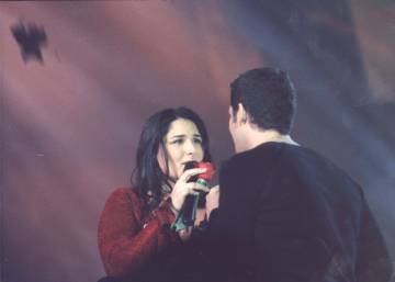 Rosa y Manu Tenorio cantando durante una gala del concurso musical de TVE